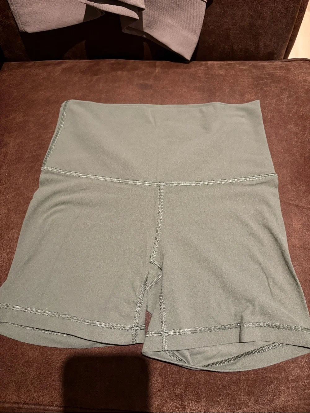 Aritzia TNA Butter Sage Green 3” Biker Shorts & Crop Long Sleeve Set - Picture 4 of 8